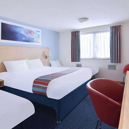 Travelodge Pembroke Dock Ngoại thất bức ảnh